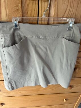 Chárter Club Khaki Skort with Front Pockets Large